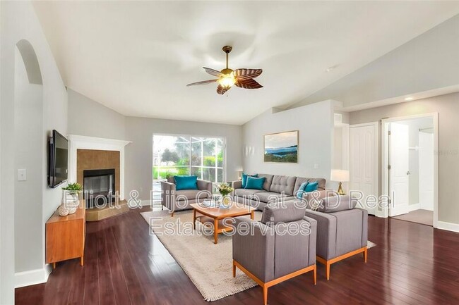 Building Photo - 6562 Evergreen Park Dr