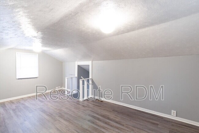 Building Photo - 1128 Sterling St