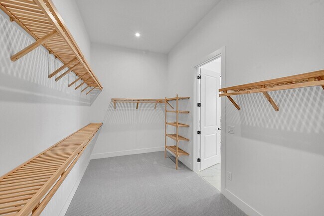 Building Photo - 9520 St Germain Dr