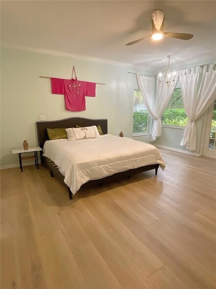 Building Photo - 4489 Oak View Dr