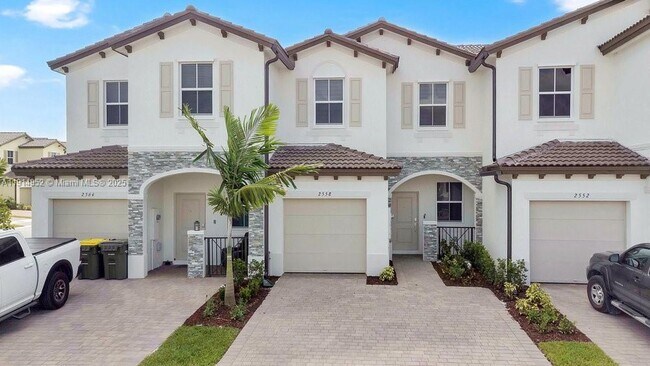 Building Photo - 2558 SE 27th Dr