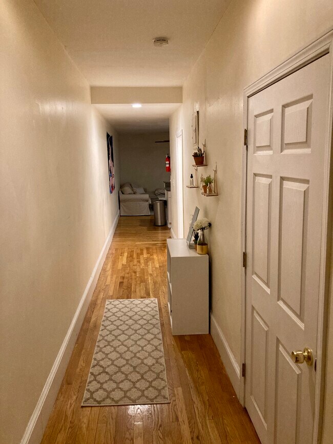 Building Photo - 55 Egmont St