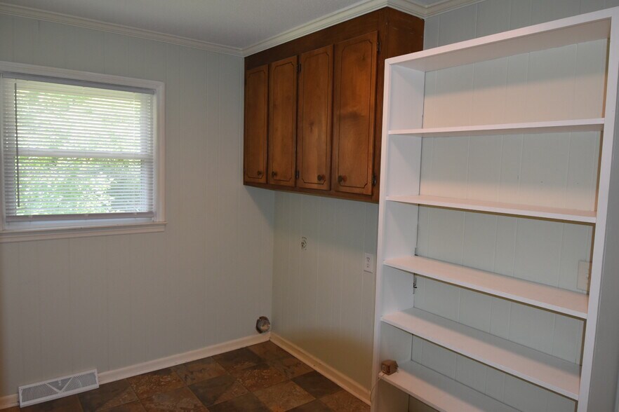 Building Photo - 1502 Parmele Dr