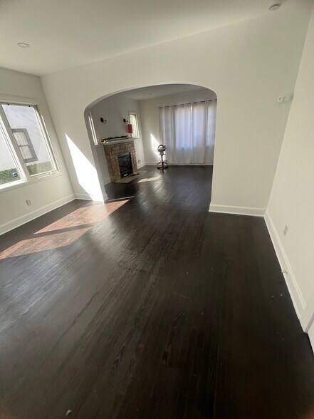 Building Photo - 1234 Keniston Ave