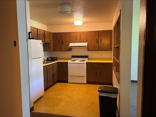 Building Photo - 601 Main St