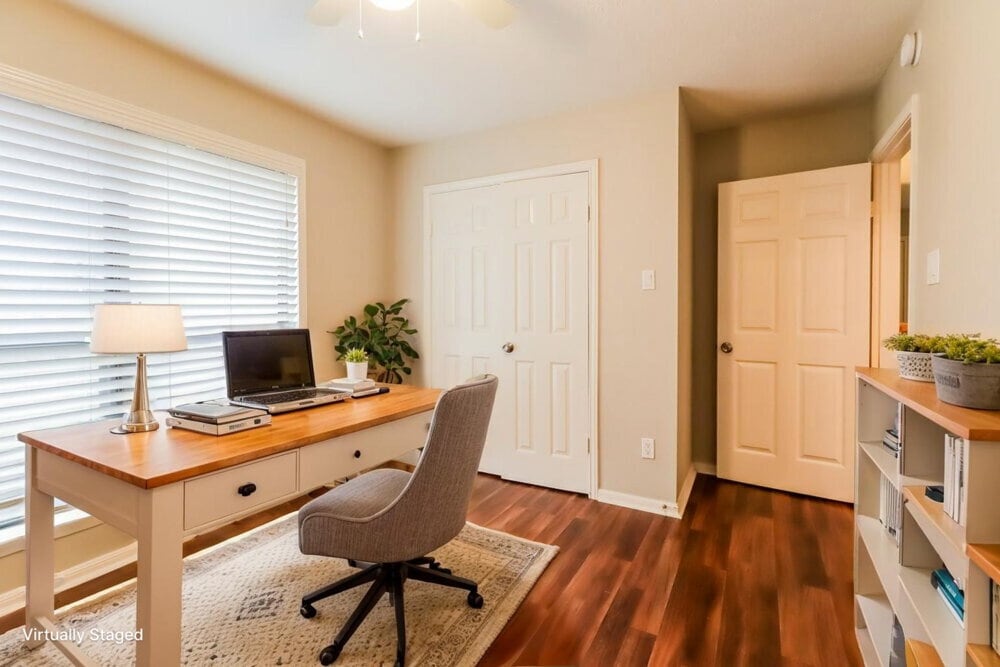 Building Photo - 3910 Cedar Valley Dr