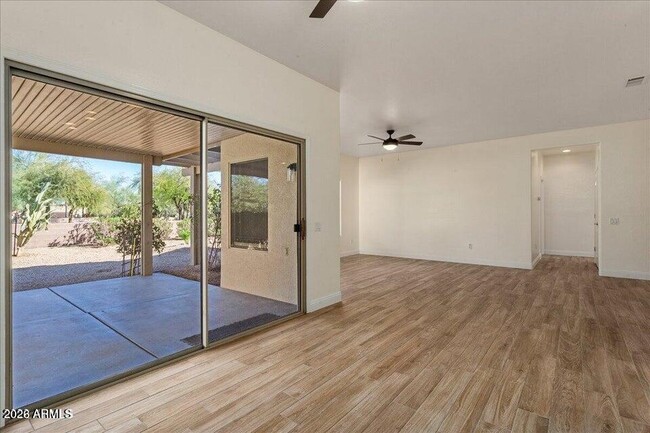 Building Photo - 15066 W Cactus Ridge Way