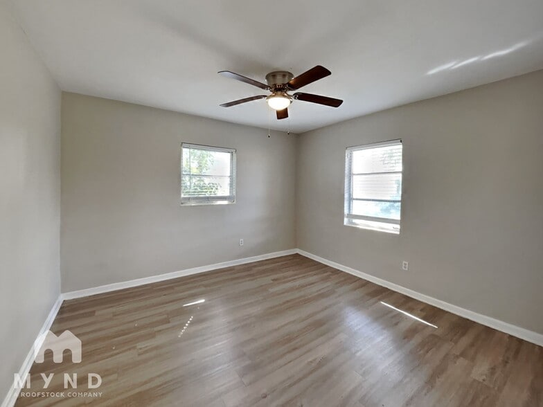 Building Photo - 1652 S Jefferson Ave