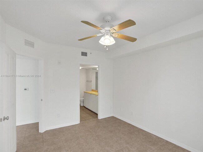 Building Photo - 600 S Dixie Hwy