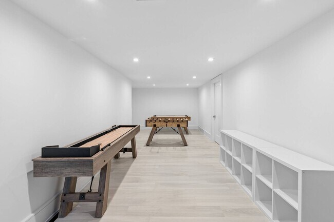 Building Photo - 173 Ferry Rd