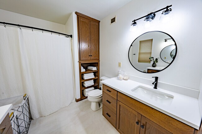 Building Photo - 3400 Riverstone Ct