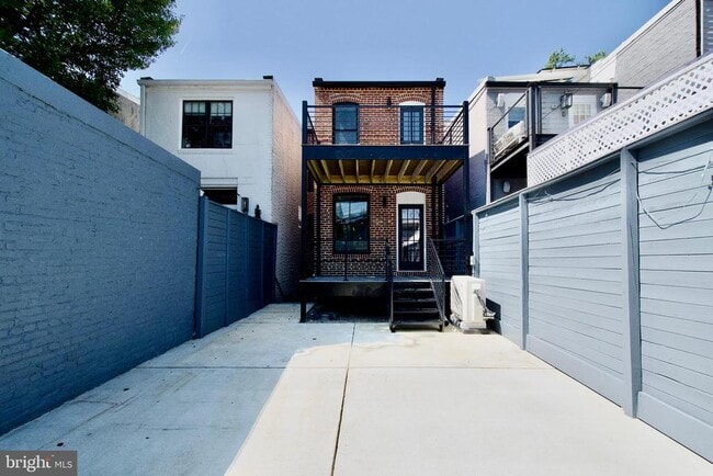 Building Photo - 1623 Marion St NW