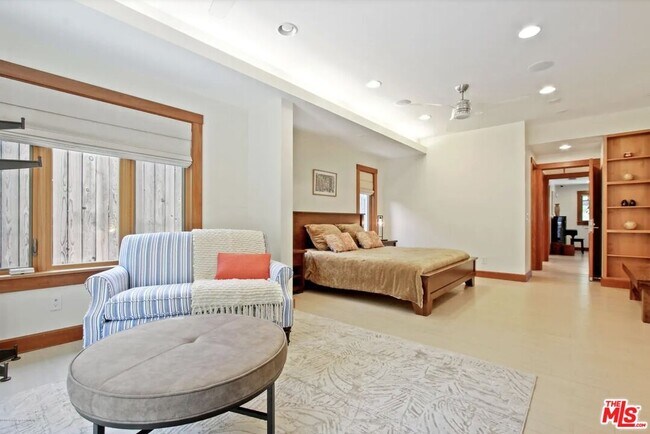 Building Photo - 130 S Arroyo Blvd