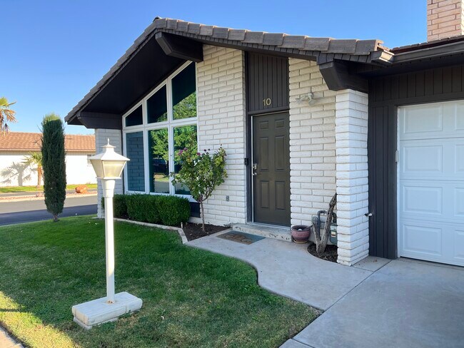 Building Photo - 55 E 700 S