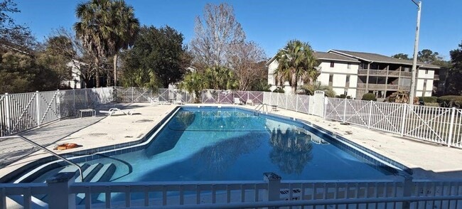 Building Photo - 6519 W Newberry Rd