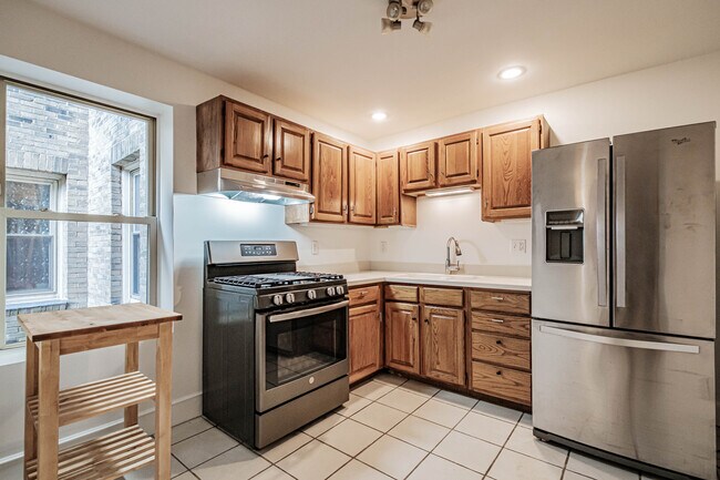 Building Photo - 197 Pine St