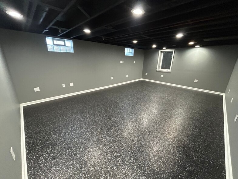 Building Photo - 1008 Lambeth Dr