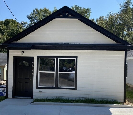 Building Photo - 9814 Arbor Oak