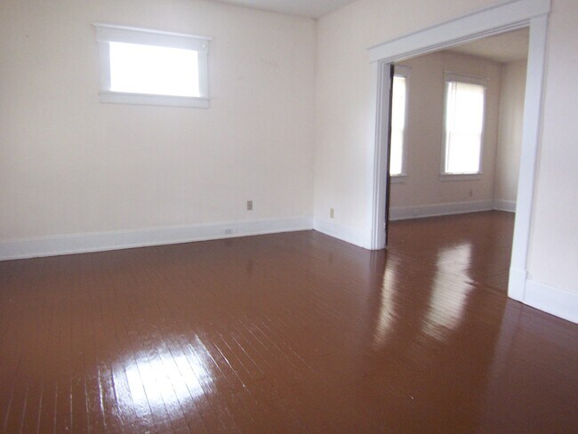 Building Photo - 298 Sherman Ave