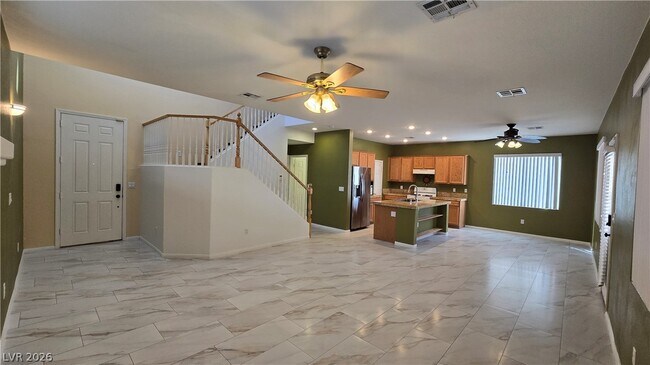 Building Photo - 3902 W El Campo Grande Ave