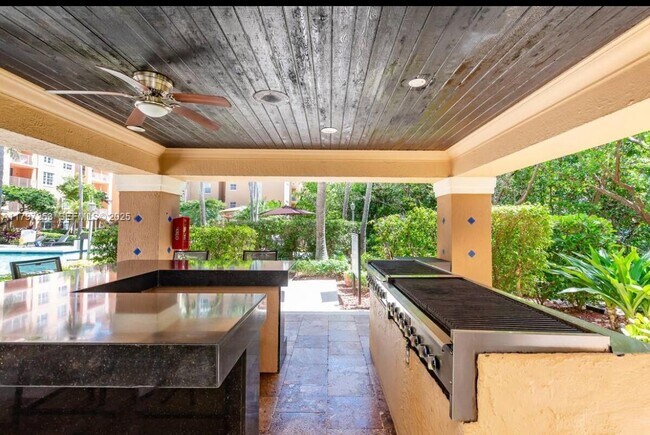 Building Photo - 19877 E Country Club Dr