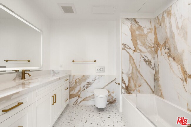 Building Photo - 7428 Santa Monica Blvd