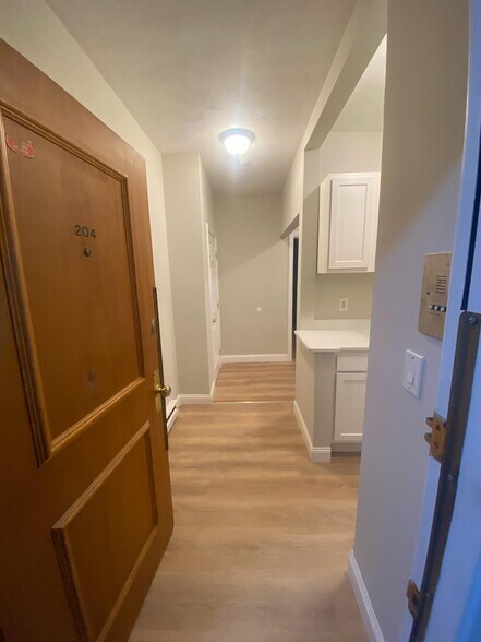 Building Photo - 111 Norway St