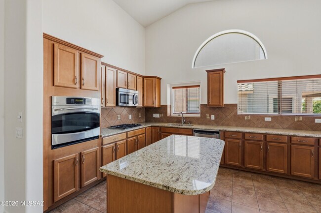 Building Photo - 677 W Pizzicato Ln