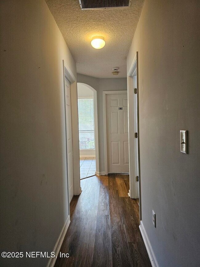 Building Photo - 3728 Southbank Cir