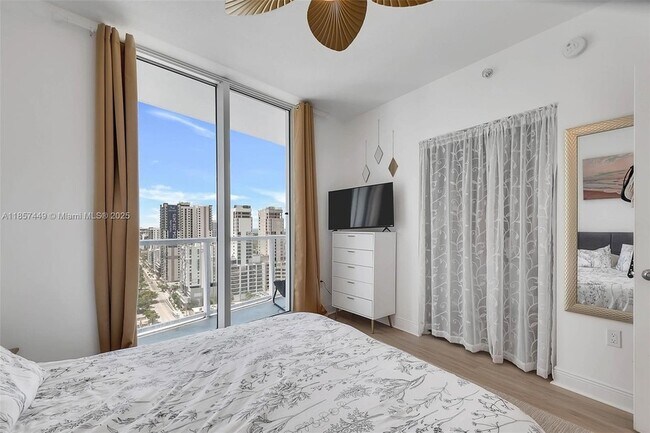 Building Photo - 185 SW 7th St