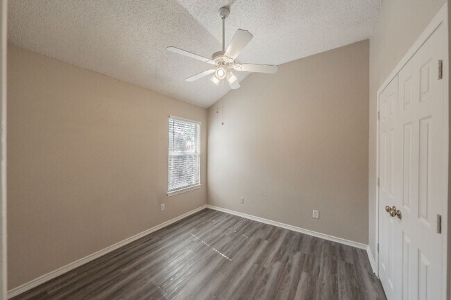 Building Photo - 1740 Cedar Tree Dr