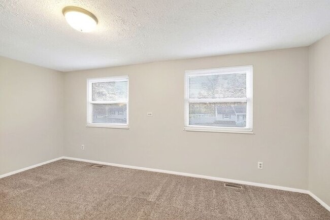 Building Photo - Nicely Updated Home