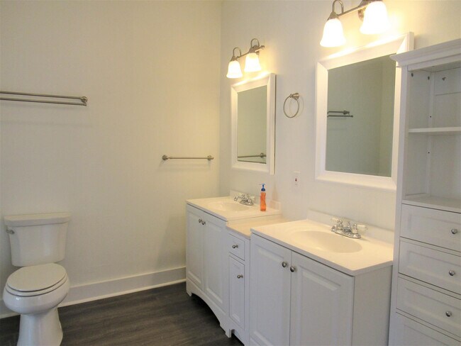 Building Photo - HIGHLAND PARK 3-BEDROOM