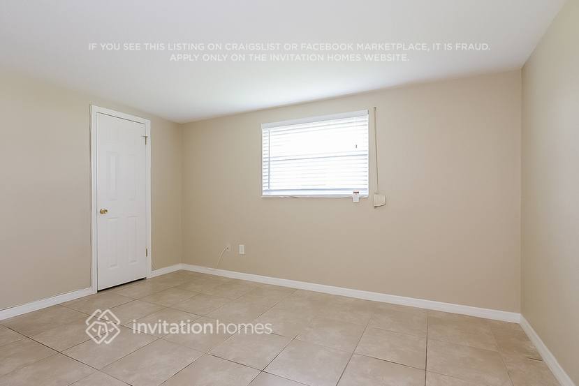 Building Photo - 4048 Sunray Dr