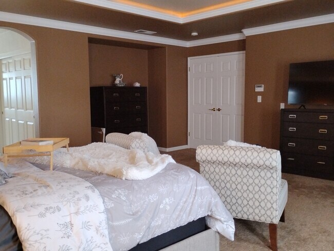 Building Photo - 1122 Mitchell Ln