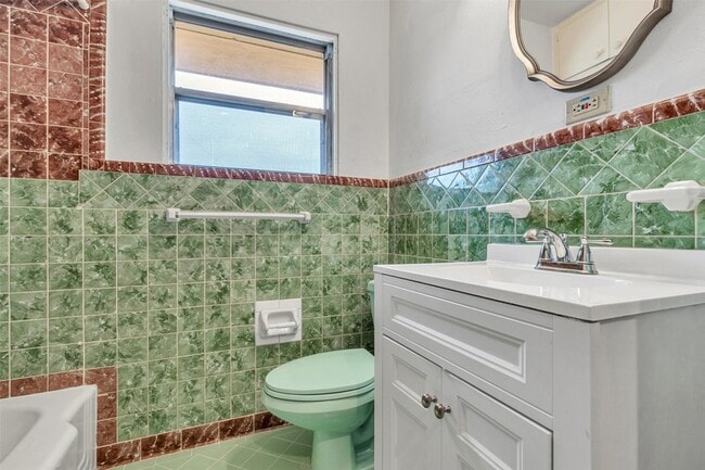 Building Photo - 1803 Sea Queen Ct