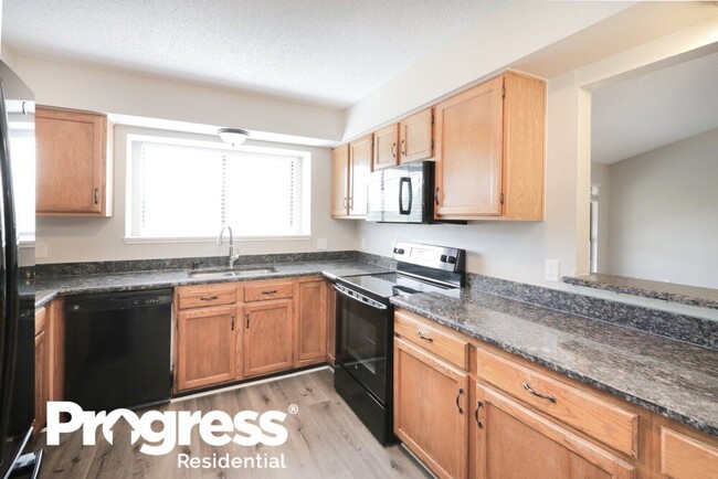 Building Photo - 7618 Creek Wood Dr