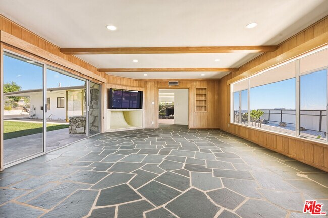 Building Photo - 1682 Larco Way