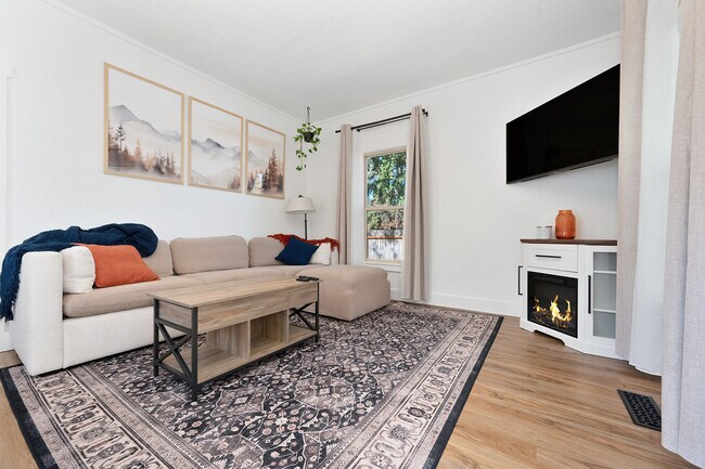 Primary Photo - 1221 N A St