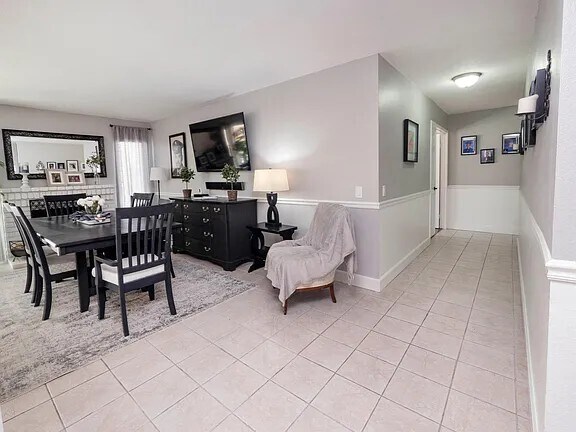Formal dining room and hallway to 3 bedrooms and 2 bathrooms - 4207 Rimcrest Dr