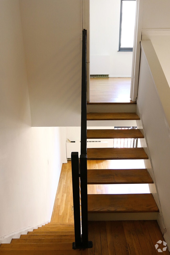 Interior Photo - 10 Jones Street