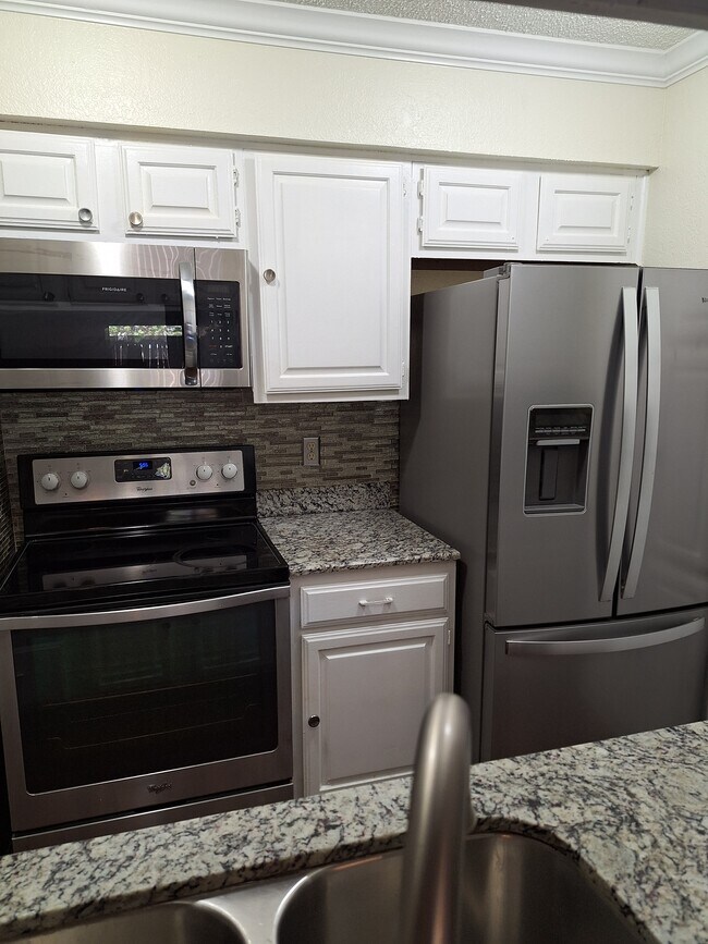 Building Photo - 1101 Calico Ln