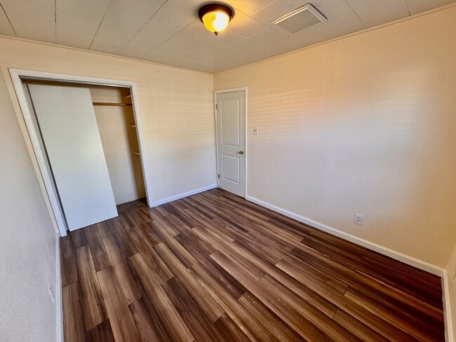 Building Photo - Move-In Ready 4BR Home with Finished Basement, Flex Space & Large Yard