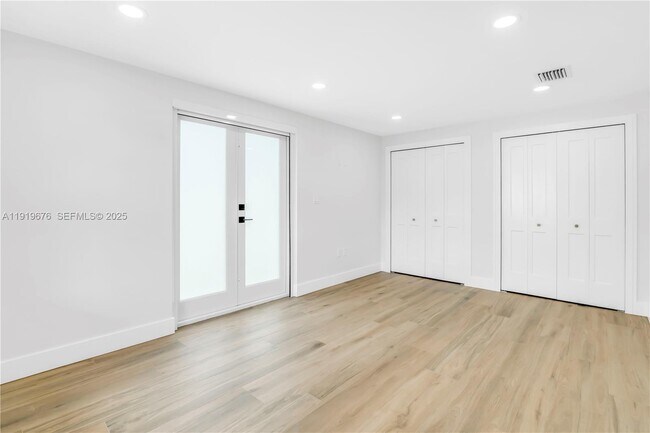 Building Photo - 6499 SW 39th St