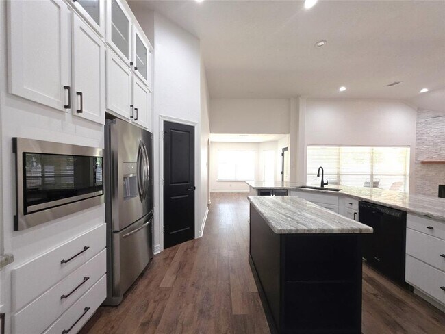 Building Photo - 126 S Millport Cir