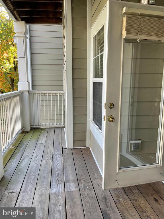 Building Photo - 1701 Lake Shore Crest Dr