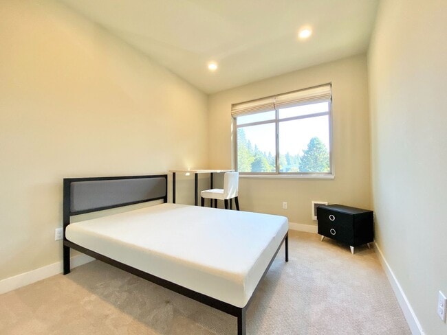 Building Photo - Built in 2017 – Stunning Modern Home for R...