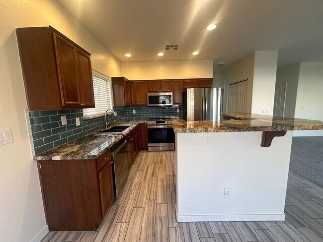 Building Photo - JACOBS RANCH IN AJ