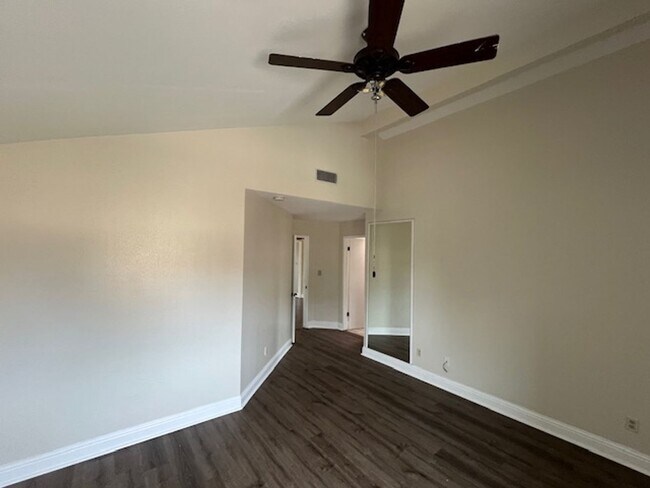 Building Photo - Condo