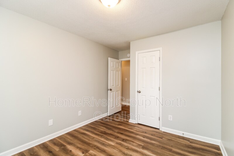 Building Photo - 4627 Lawndale Dr